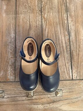 FootMates Girls' Navy Scalloped Mary Jane Dress Shoes